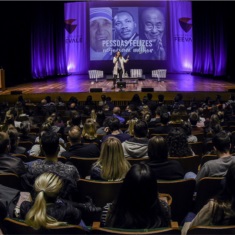 Apresentação de Camila Farani