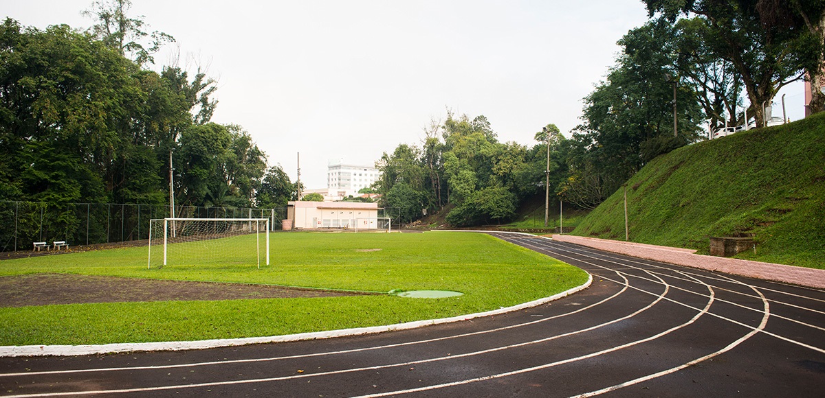 Campo e Pista de Atletismo