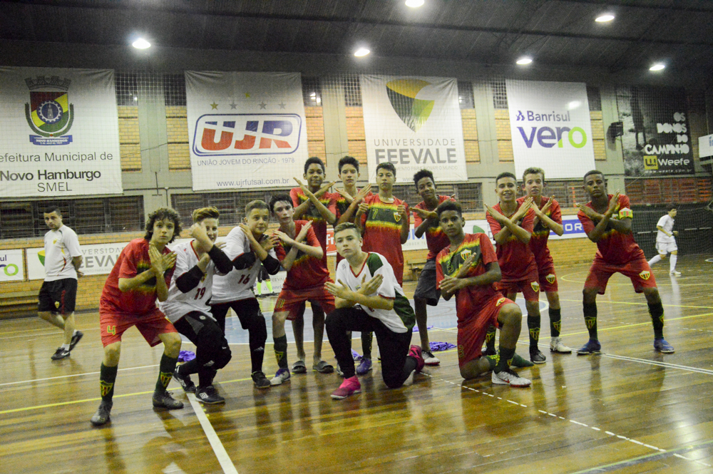 Gaúcho comemorou o título na categoria Sub-13