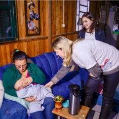 Participantes do programa visitam mãe e bebê em seu domicílio no projeto Crescer