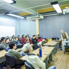 Simini palestra para os estudantes de Medicina