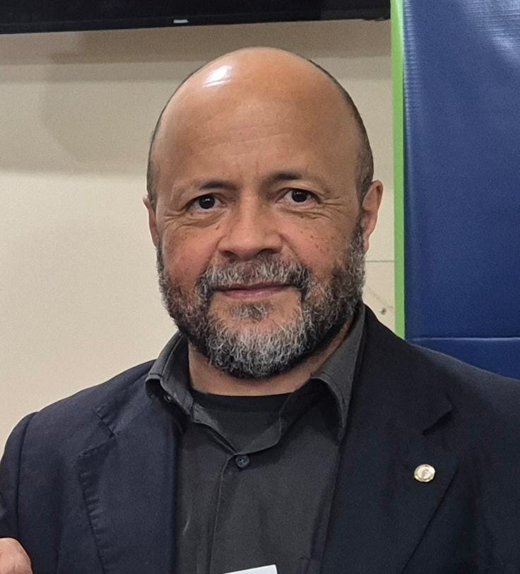 José