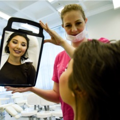 Alunas foram produzidas por estudantes de Estética e Cosmética da Instituição