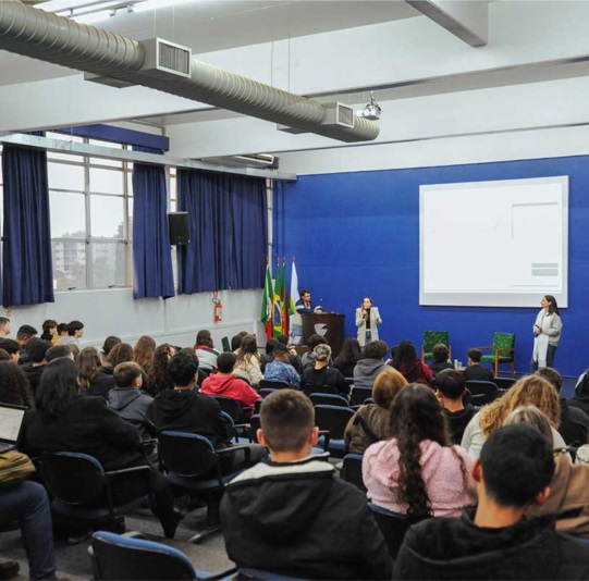 abertura startup teens