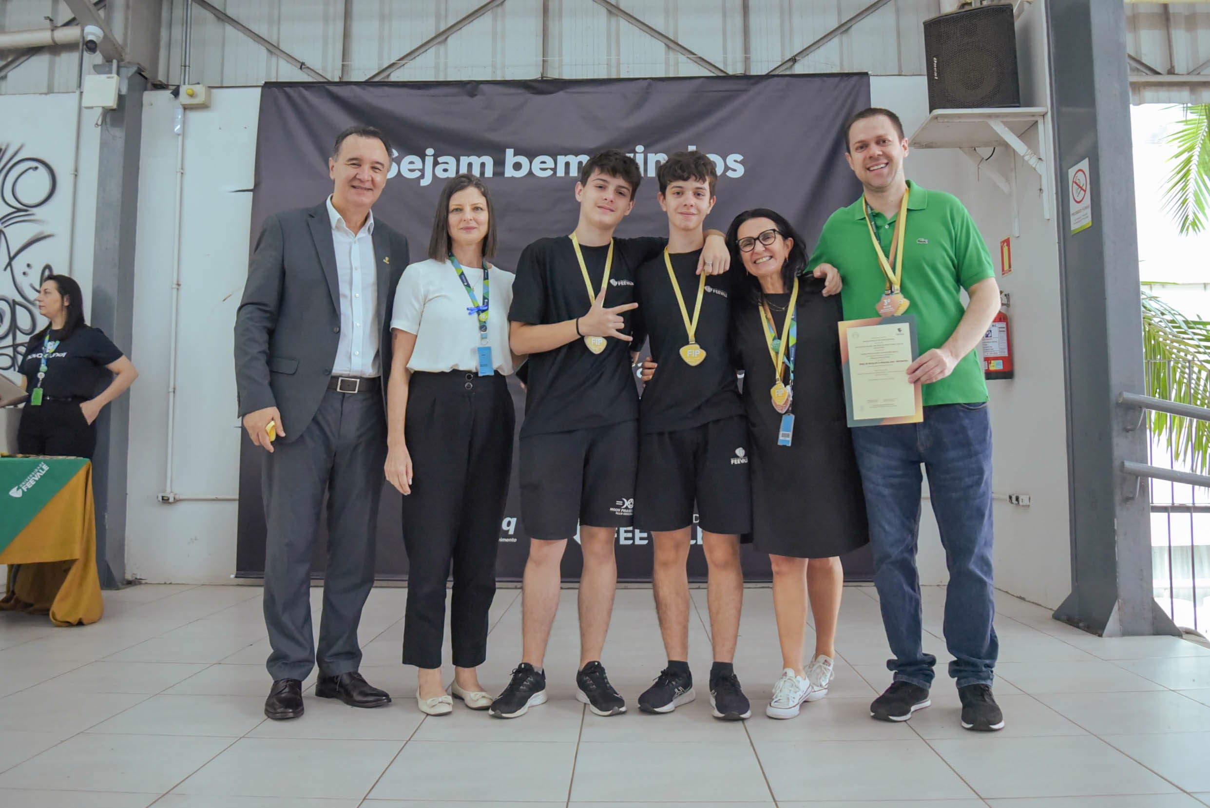 CRIAÇÃO E EVOLUÇÃO DOS CARROS ELÉTRICOS