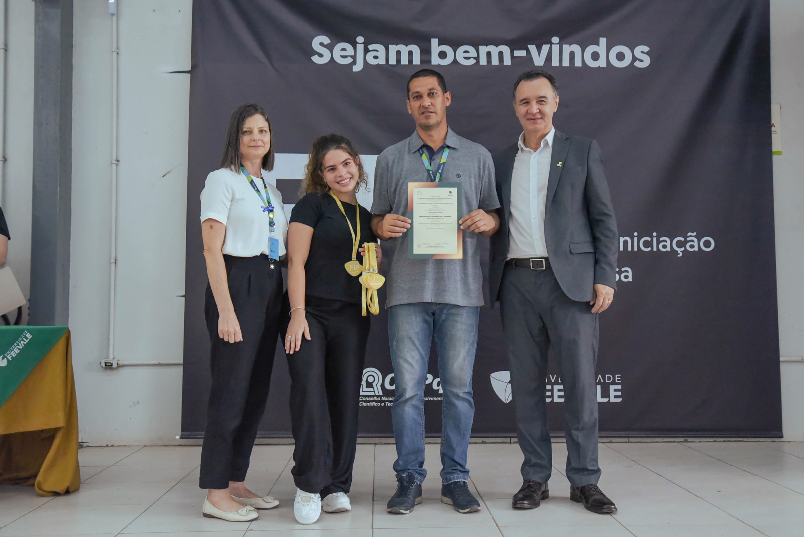 FORMAÇÃO DE HÁBITOS FINANCEIROS: A IMPORTÂNCIA DA EDUCAÇÃO FINANCEIRA NA ADOLESCÊNCIA