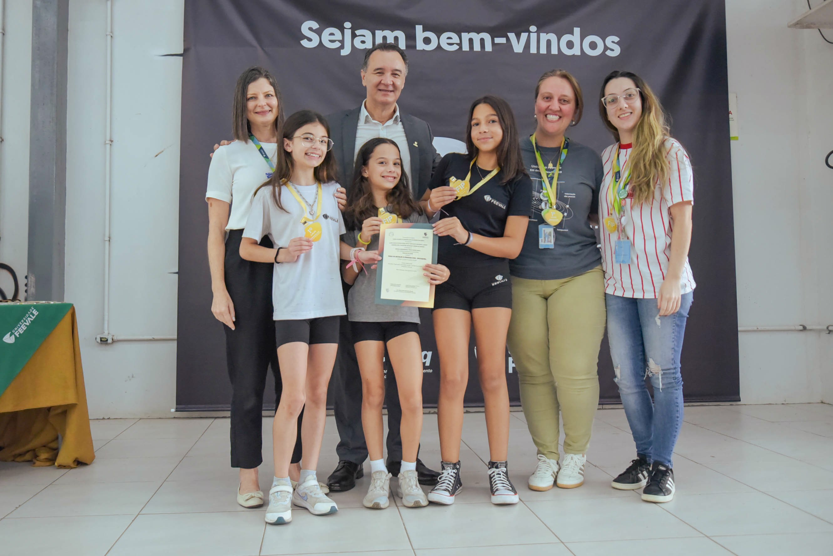 COMO OS BEBÊS SE DESENVOLVEM NA BARRIGA DAS MÃES?